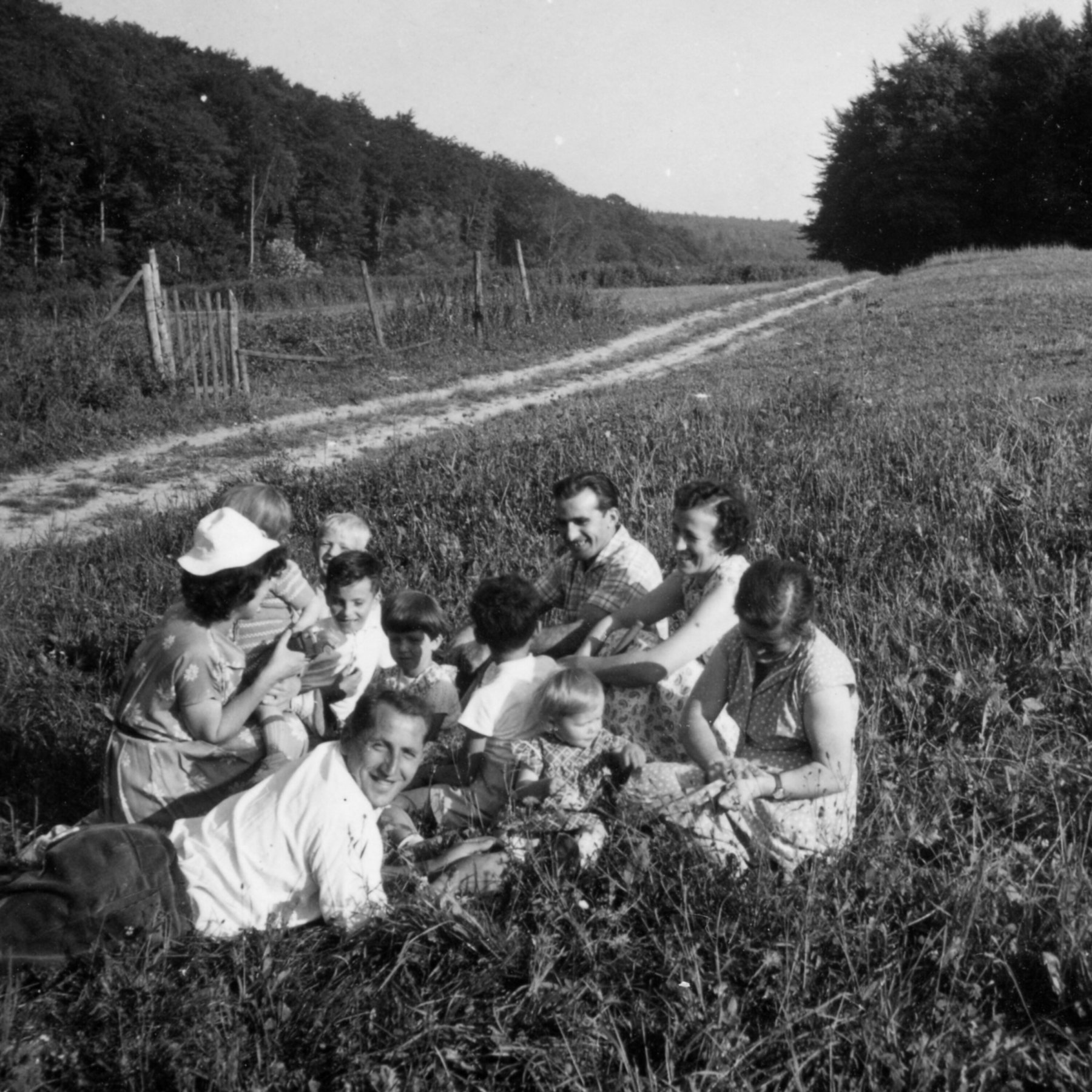 sonntagsvergnugen in der hardwiese 1953ca